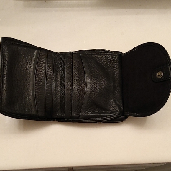 Fossil Elegant Compact Black Genuine Leather Wallet Kisslock Coin Purse - Picture 7 of 16